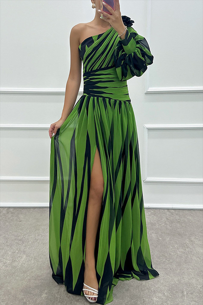 Elegant Striped Printed Slit Irregular Slant Shoulder Gowns