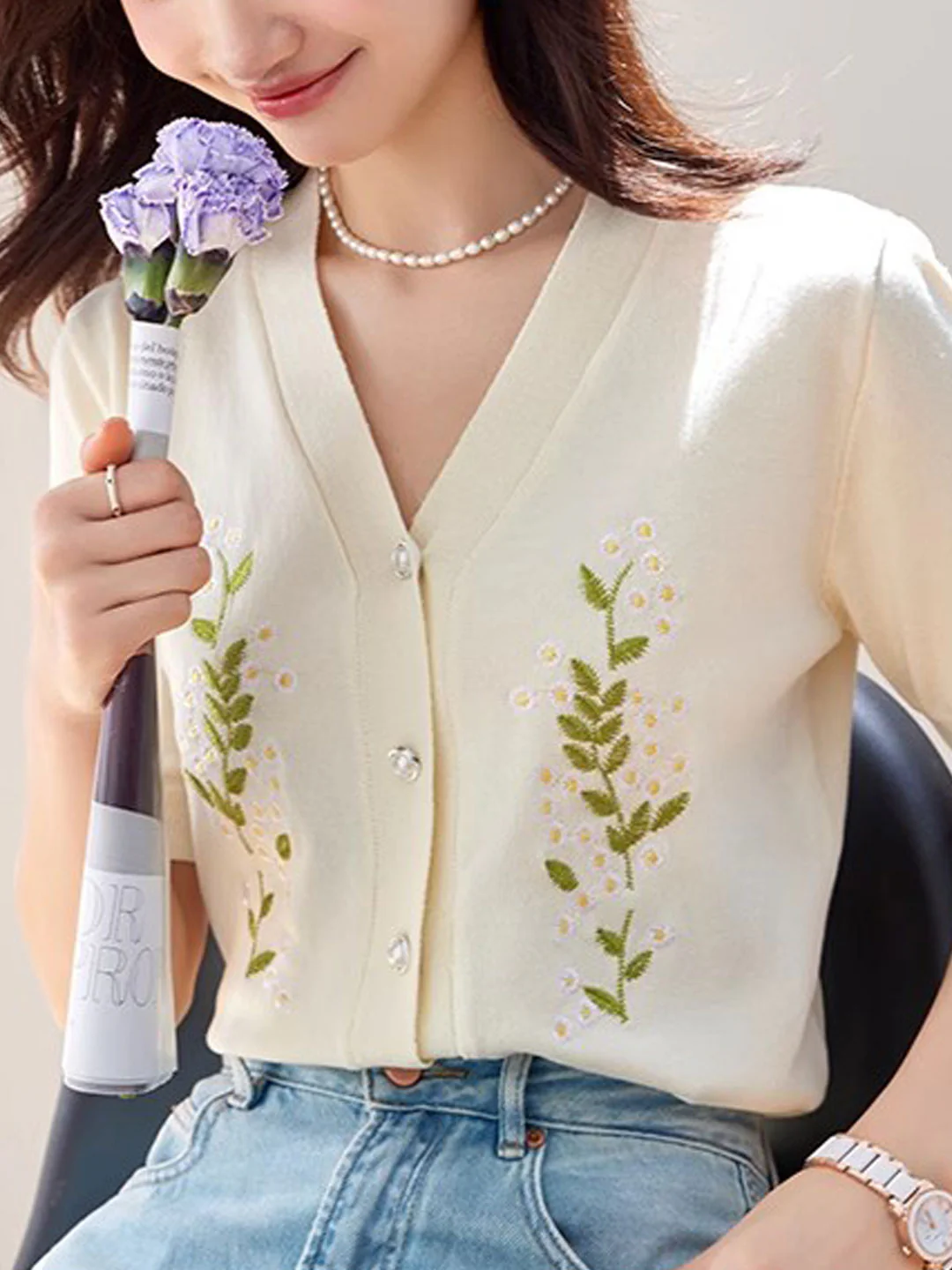 Elegant V-neck embroidered floral knit short sleeve cardigan