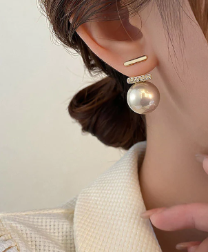 Vintage White Brass Gold Plated Pearl Earrings