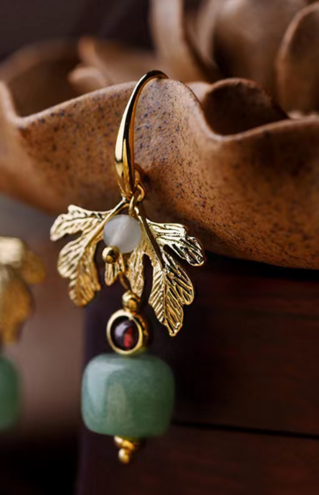 Chic Vintage Gold Leaf Earrings