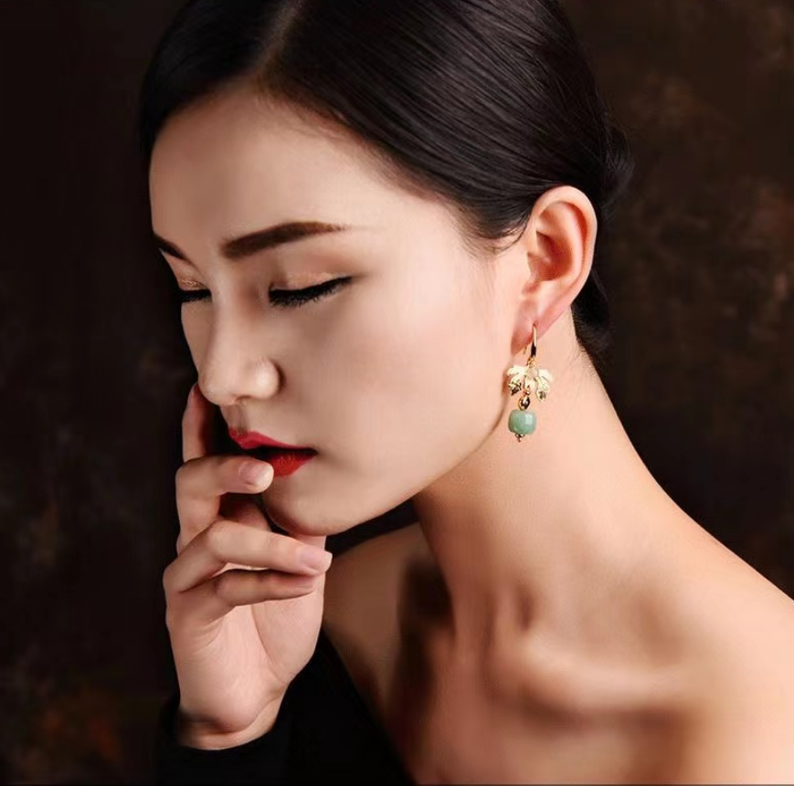 Chic Vintage Gold Leaf Earrings