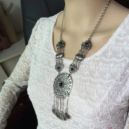 Bohemian Sculpted Round Tassel Necklace Accessories