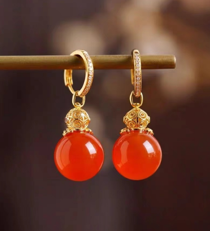 Chic Gold and Agate Dangle Earrings