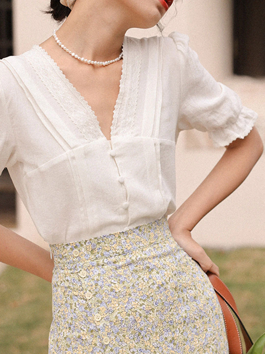 Elegant V-Neck Ruffle Short Sleeve Top