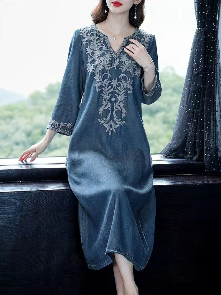 Loose V-neck embroidered dress