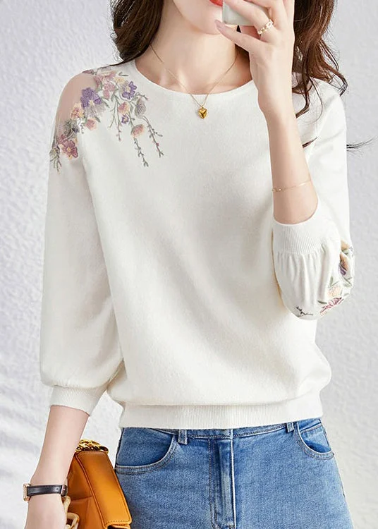 Casual White Round Neck Embroidered Knit Top Spring