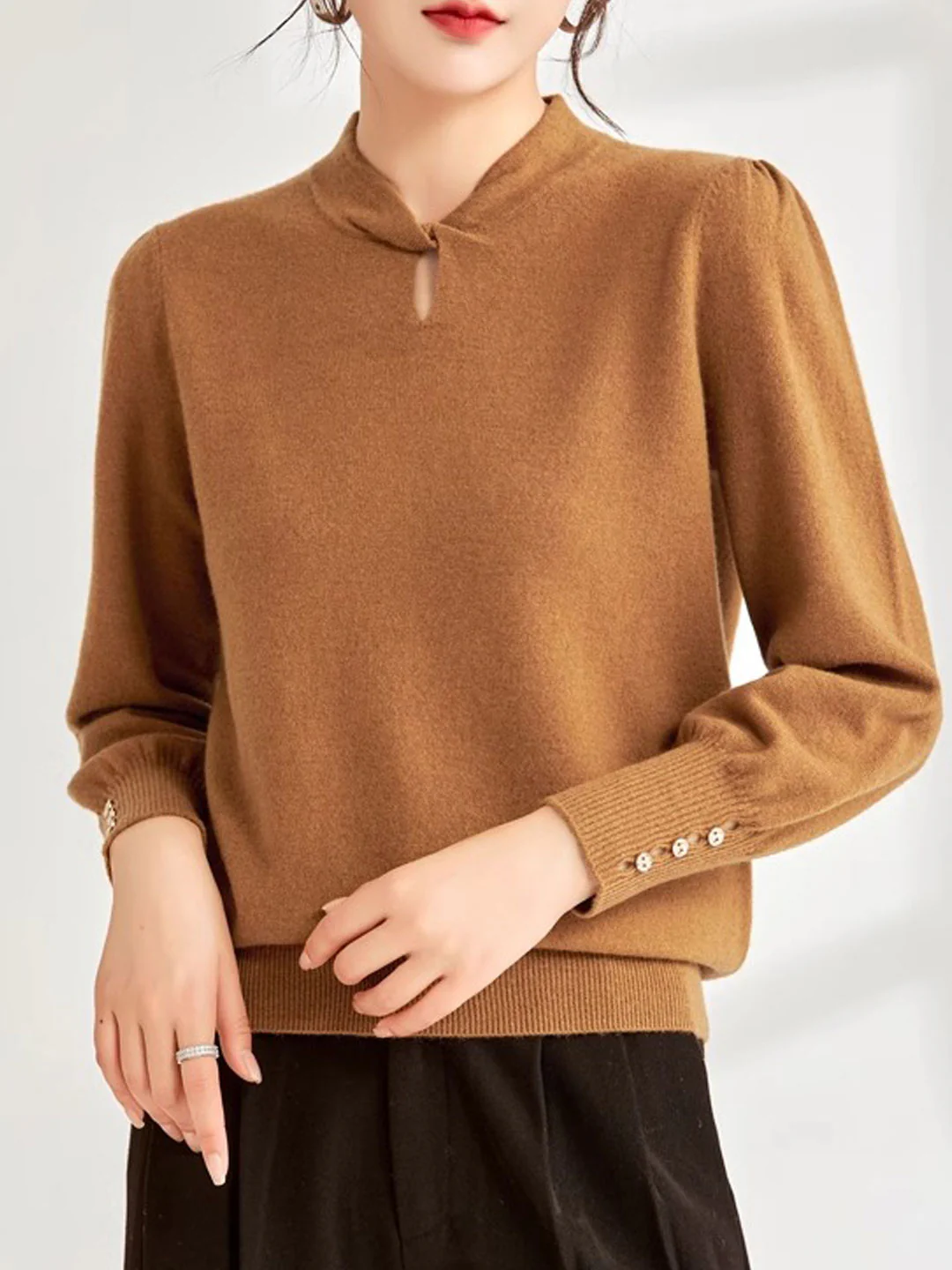 Women's Round Neck Solid Color Knit Top