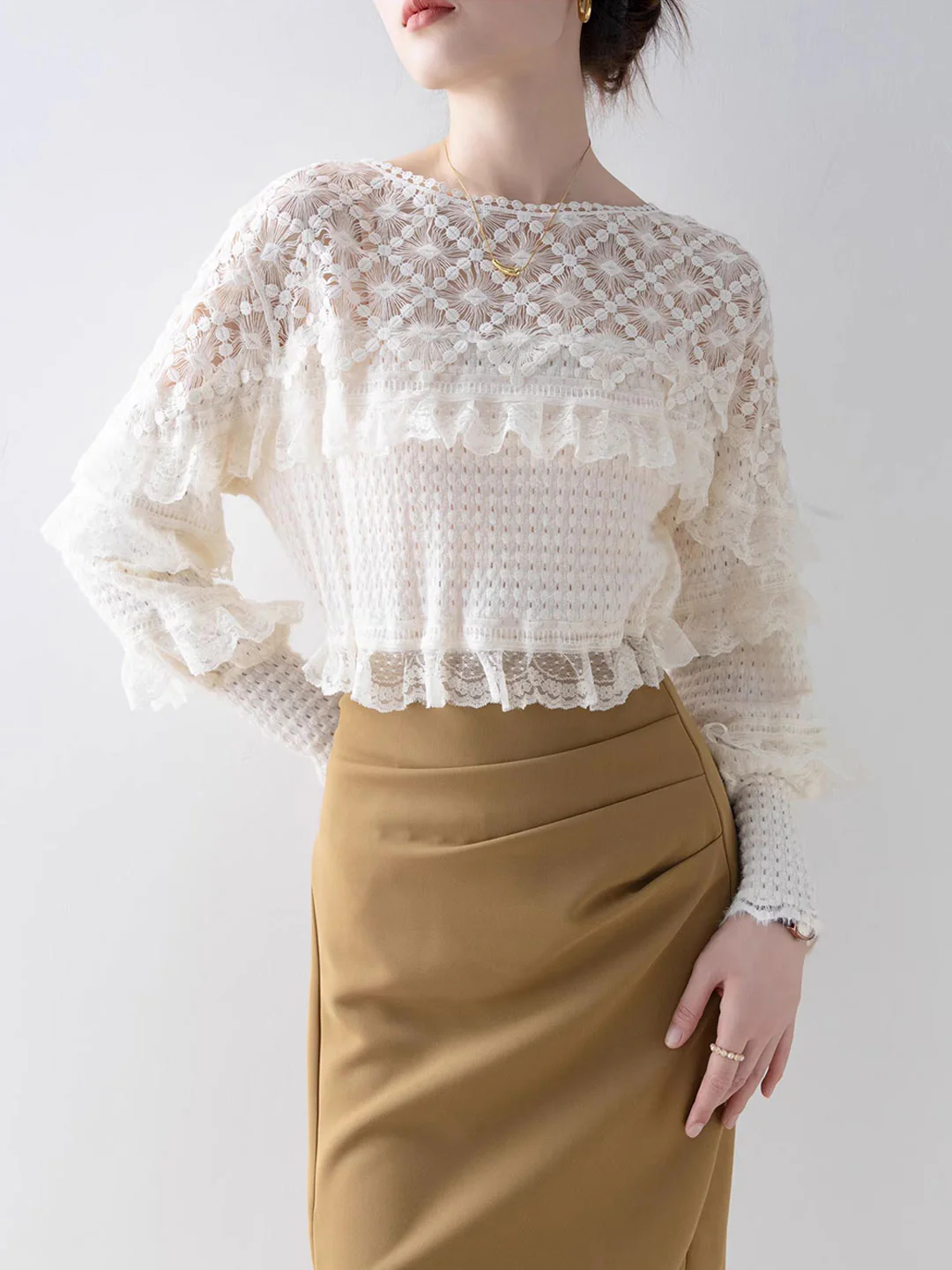 Elegant Round Neck Solid Color Patchwork Lace Short Sleeve Blouse Top