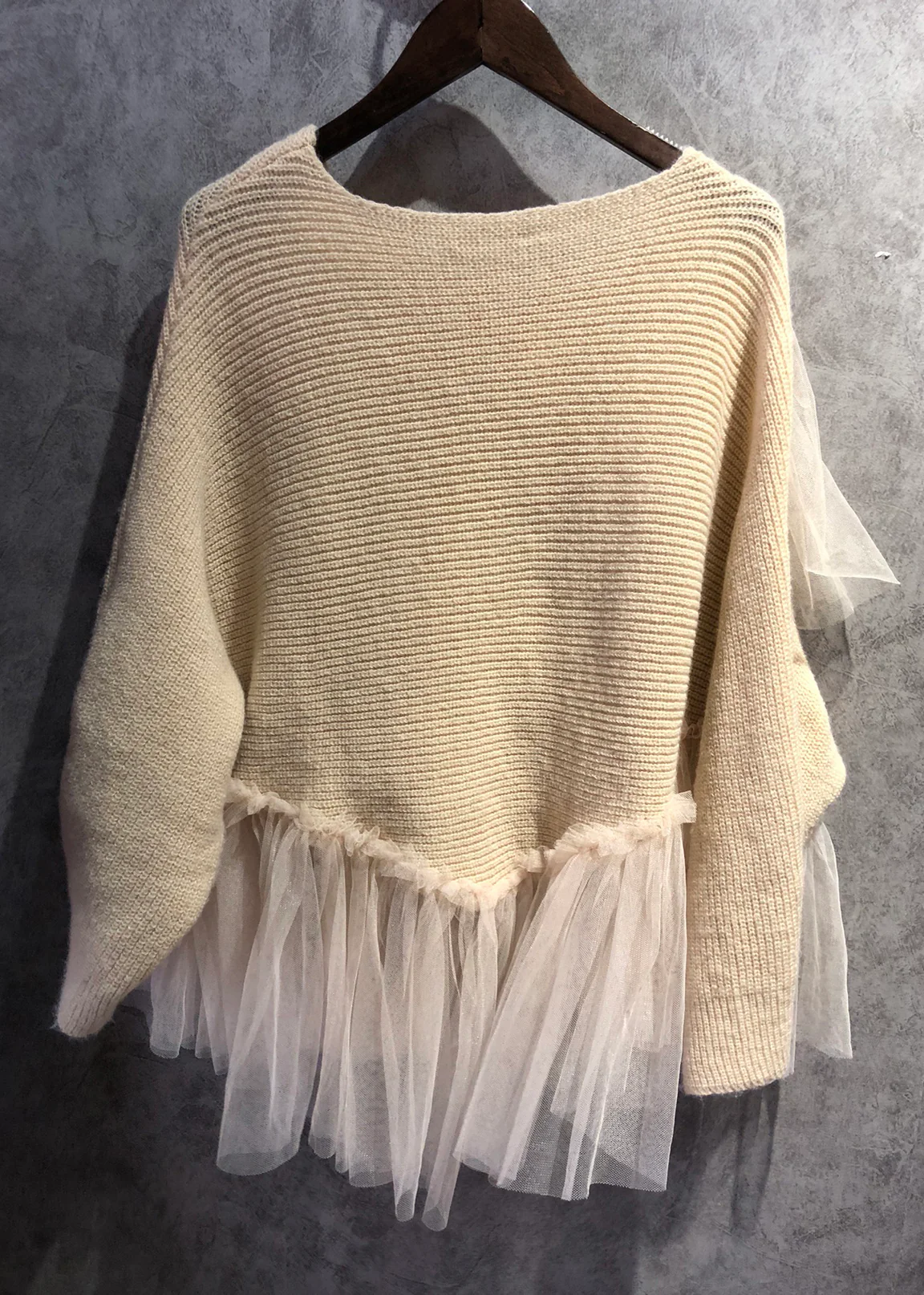 Women's Elegant O-Neck Tulle Patchwork Knit Sweater