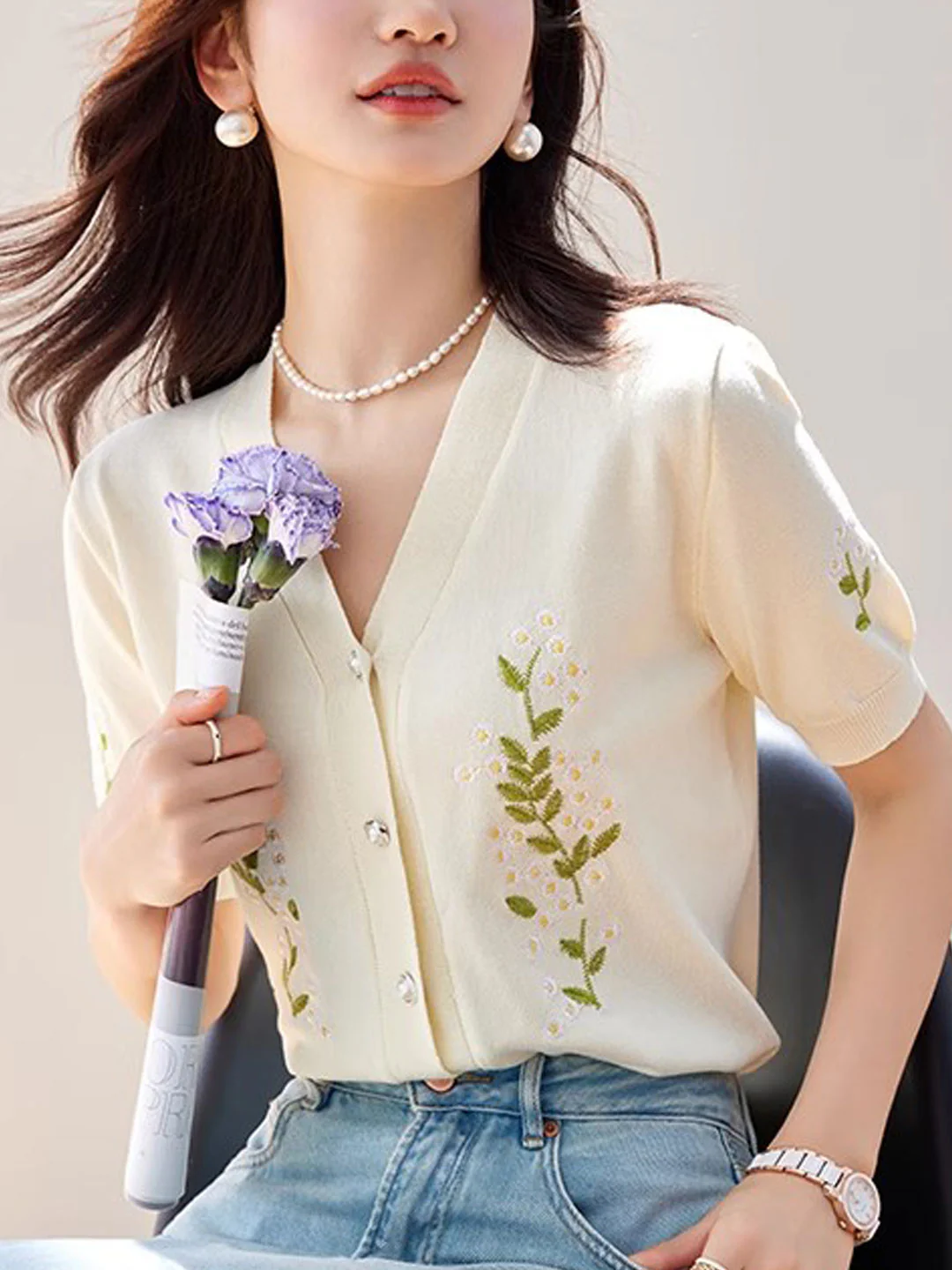 Elegant V-neck embroidered floral knit short sleeve cardigan