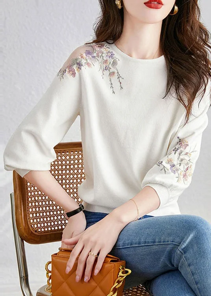 Casual White Round Neck Embroidered Knit Top Spring