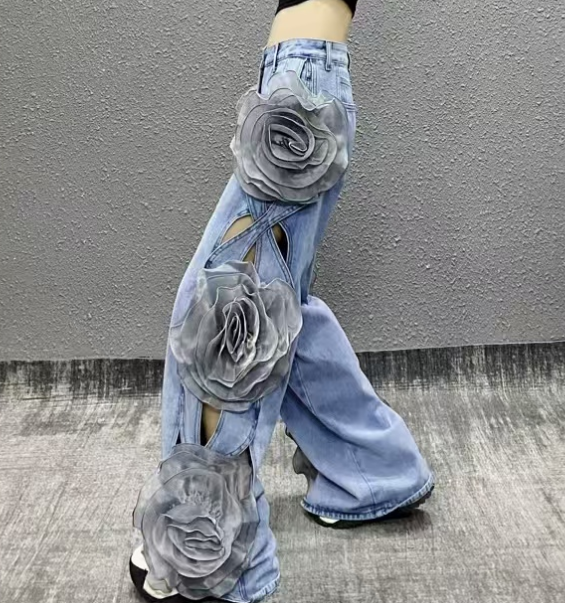 Modern Blue Stereo Floral Pocket High Rise Jeans