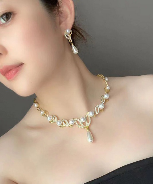 Elegant Gold Alloy Pearl Zirconia Pendant Necklace