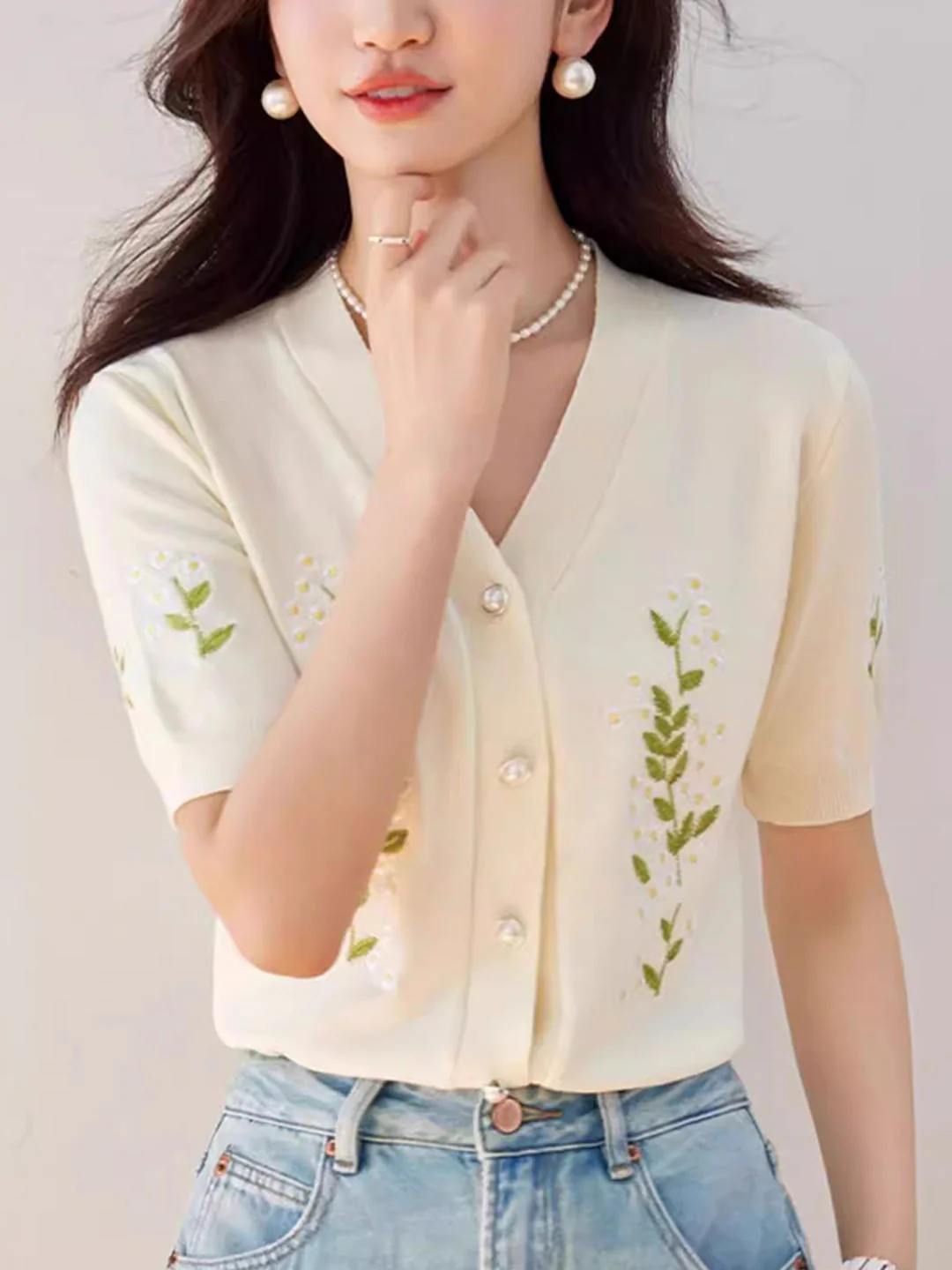 Elegant V-neck embroidered floral knit short sleeve cardigan