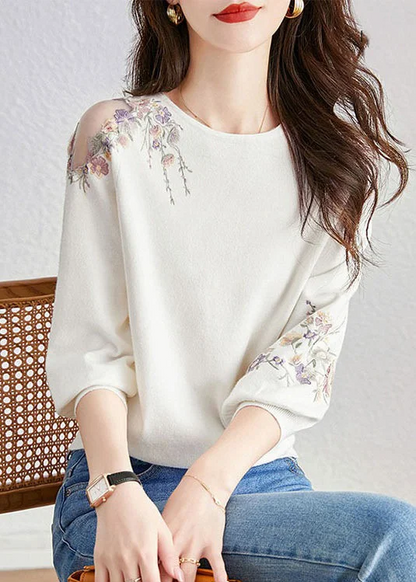 Casual White Round Neck Embroidered Knit Top Spring