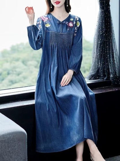 Loose V-Neck Embroidered Button Shredded Pleat Long Sleeve Dress