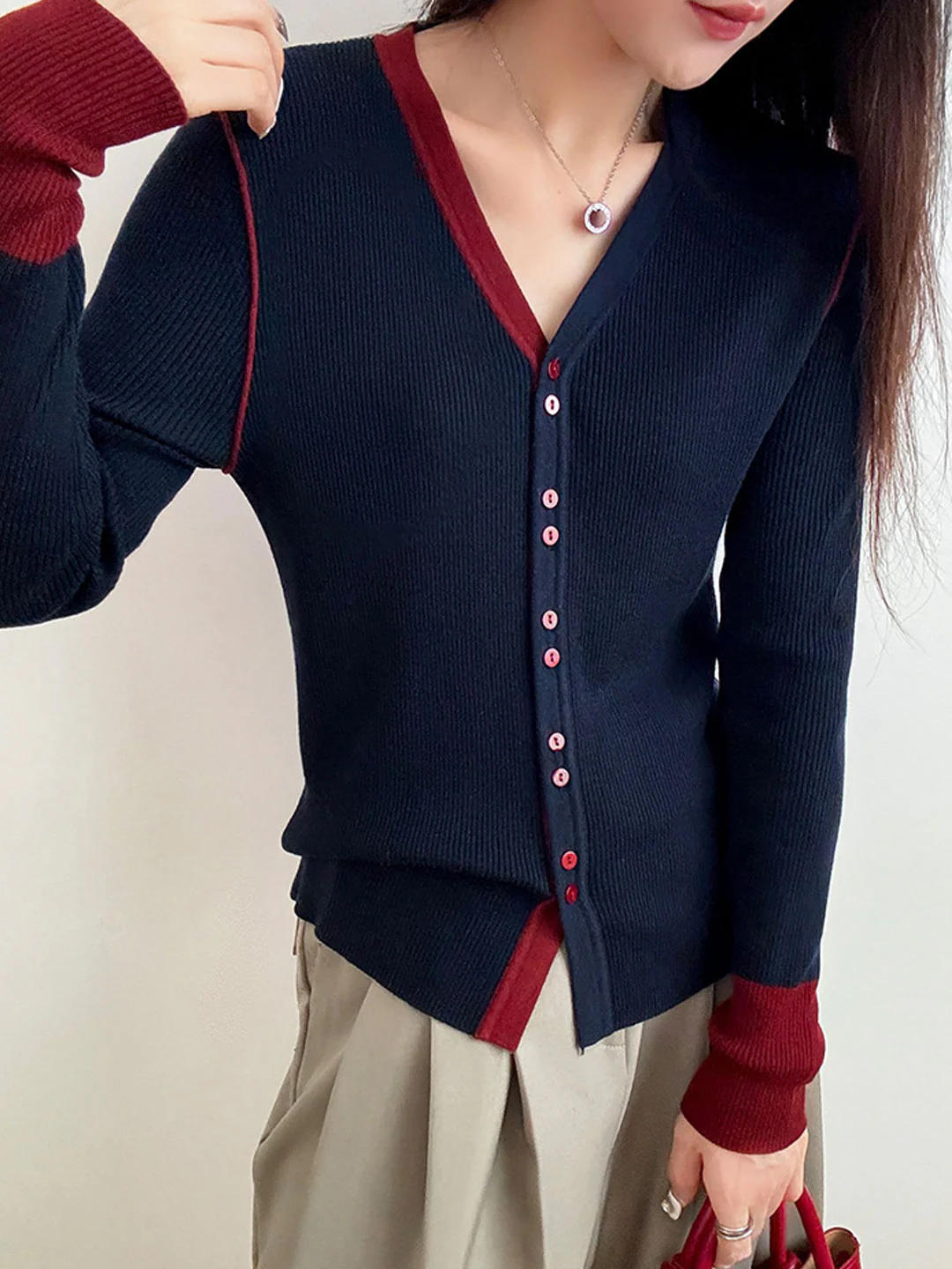 Women's V-Neck Colorblocked Knit Cardigan Long Sleeve Spring