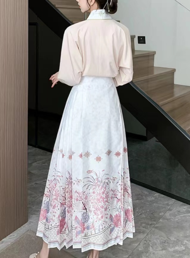 Elegant White Printed Pleated Skirt