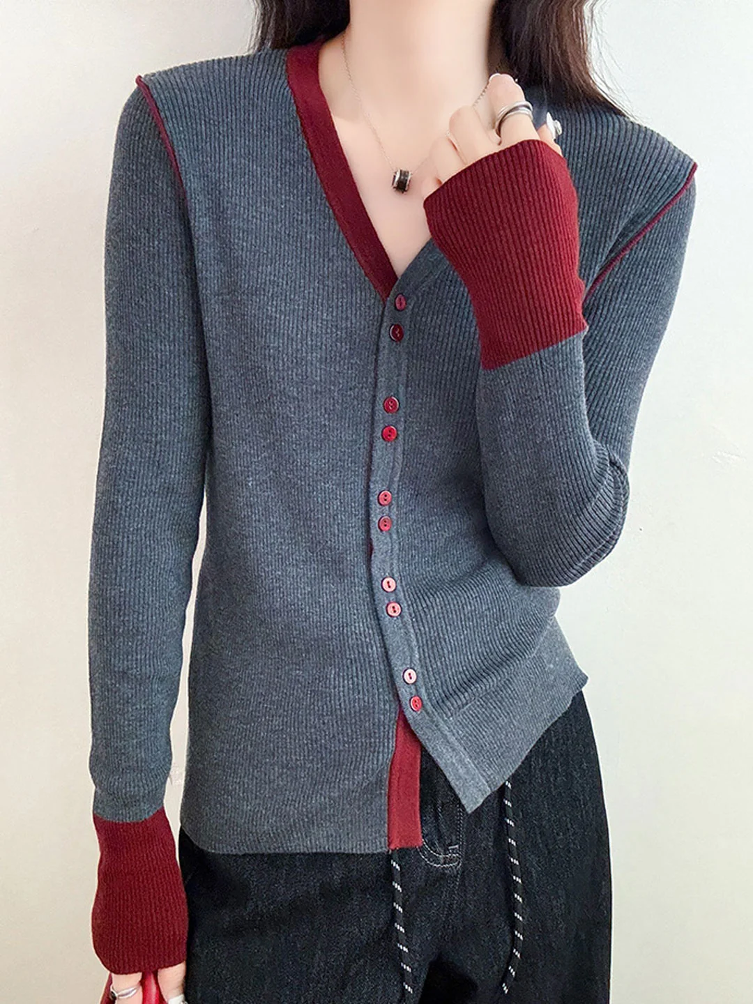 Women's V-Neck Colorblocked Knit Cardigan Long Sleeve Spring