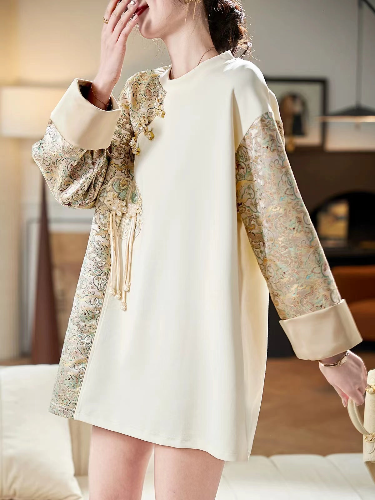 Chinese Print Patchwork Round Neck Long Sleeve Sweatshirt